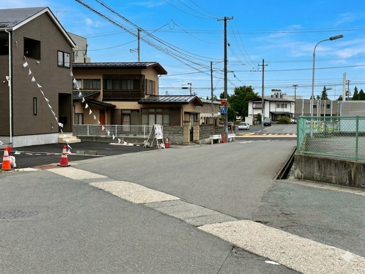 前面道路：東側約8.2ｍ