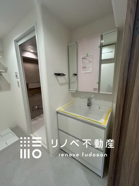 清潔感あふれる新規交換済み洗面化粧台