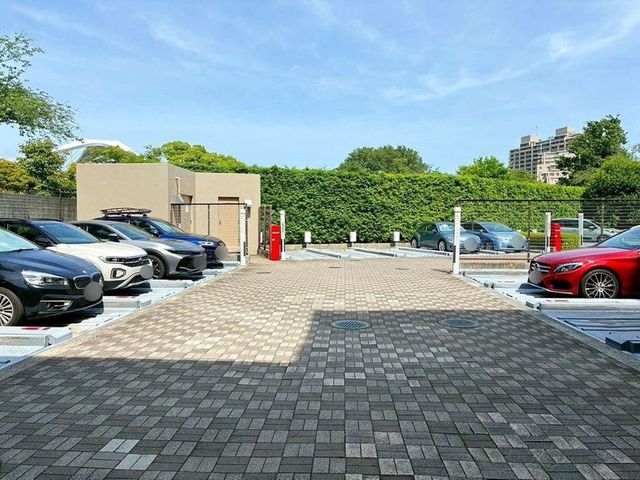 【駐車場】