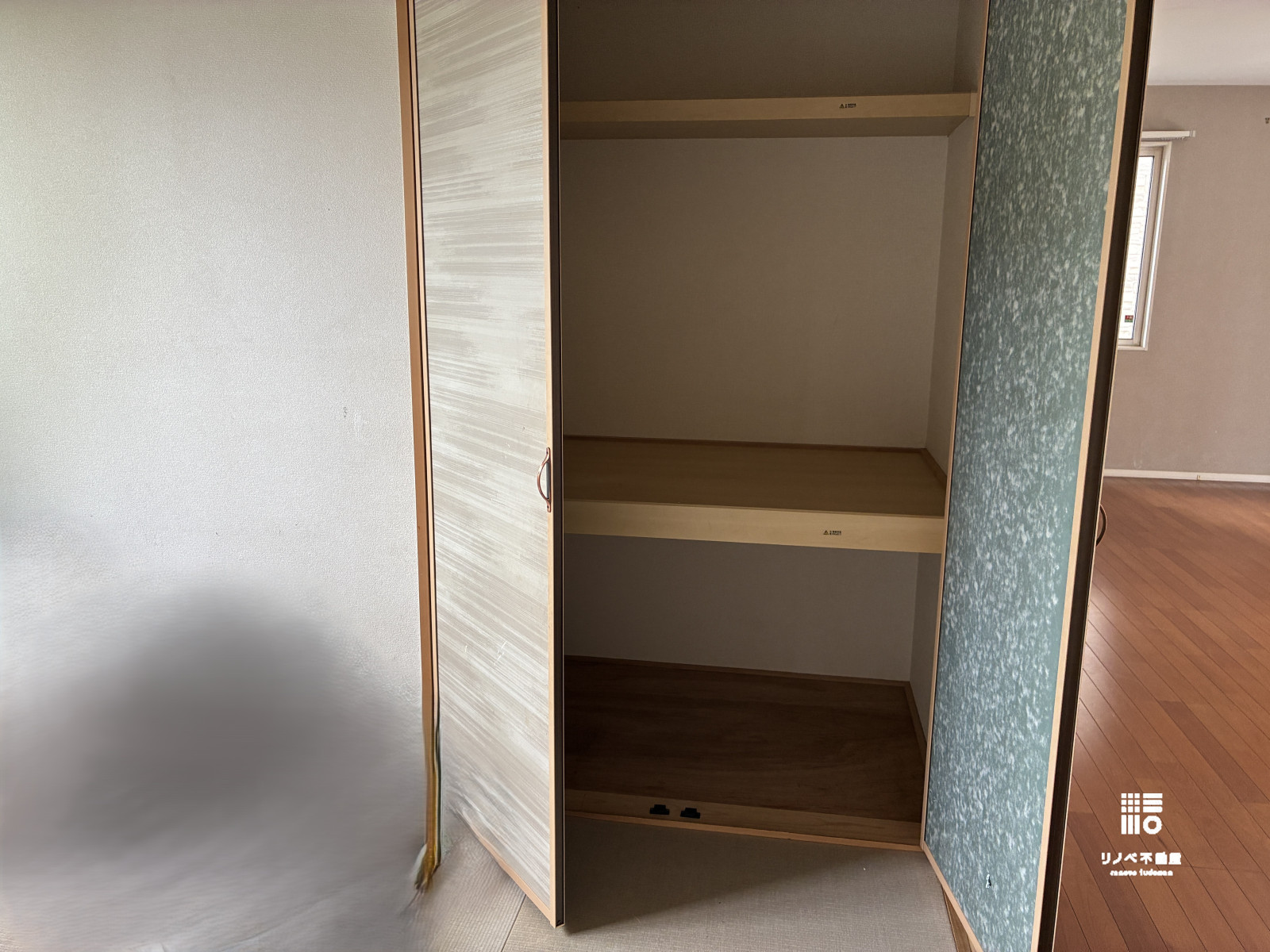 和室には押し入れも付いているので、お昼寝の布団やリビングに溢れがちな子供のおもちゃ、季節物の家電などをしまえますね。