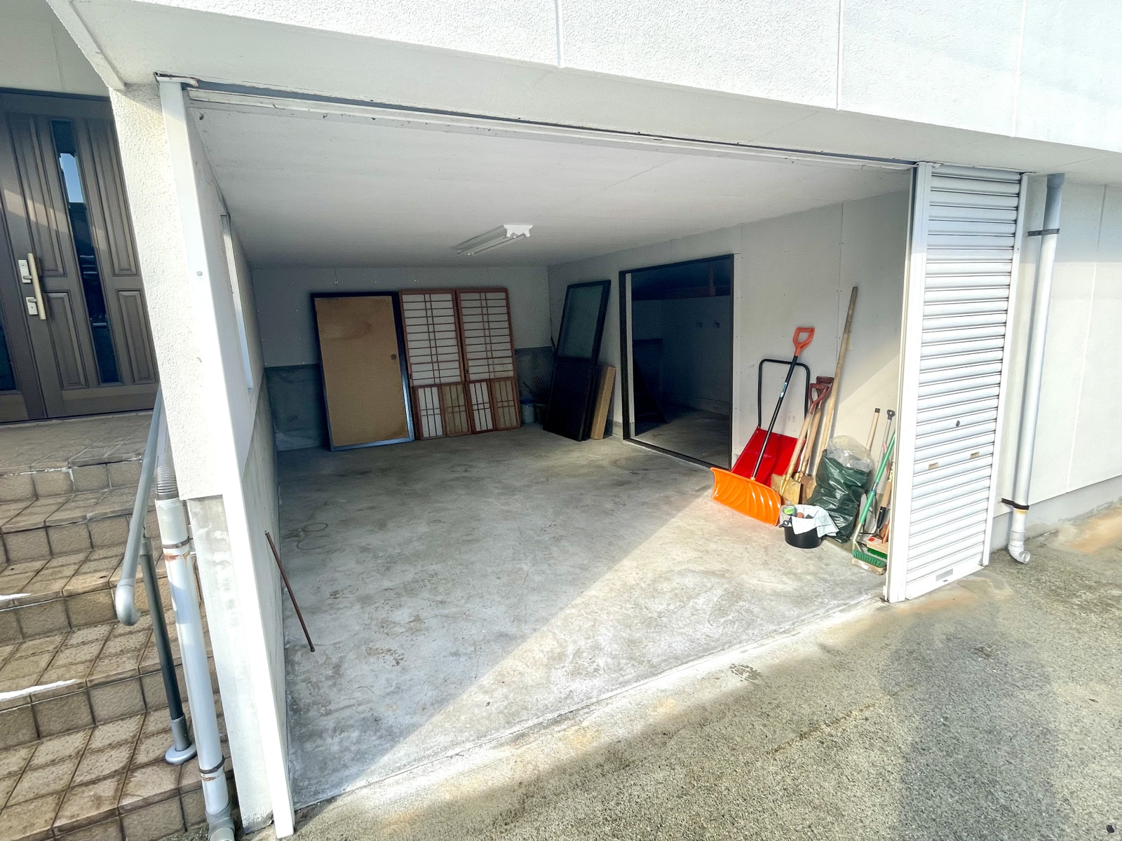 車庫・物置としてご利用いただけます。