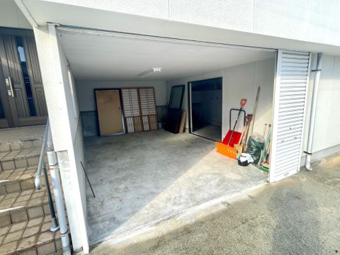 車庫・物置としてご利用いただけます。
