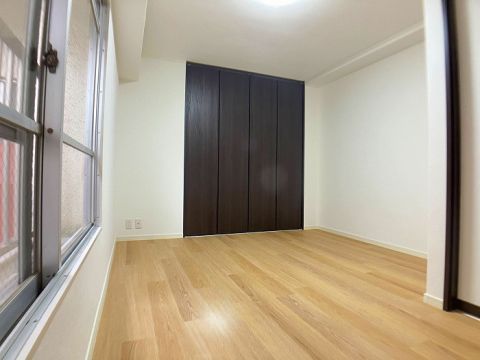北西側洋室約7帖