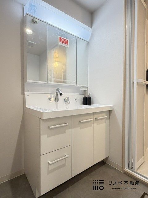 洗面化粧台もリニューアルします！収納力と掃除のしやすさを兼ね備えたLIXILの商品です！※写真は施工イメージです。