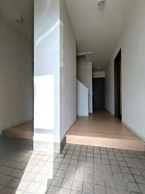 家族用と来客用で動線を分けられる2WAY仕様。