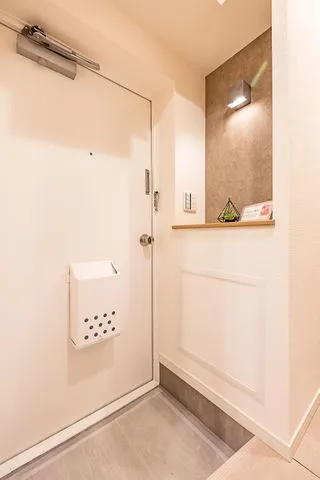 【玄関】おしゃれなカウンターがある玄関。