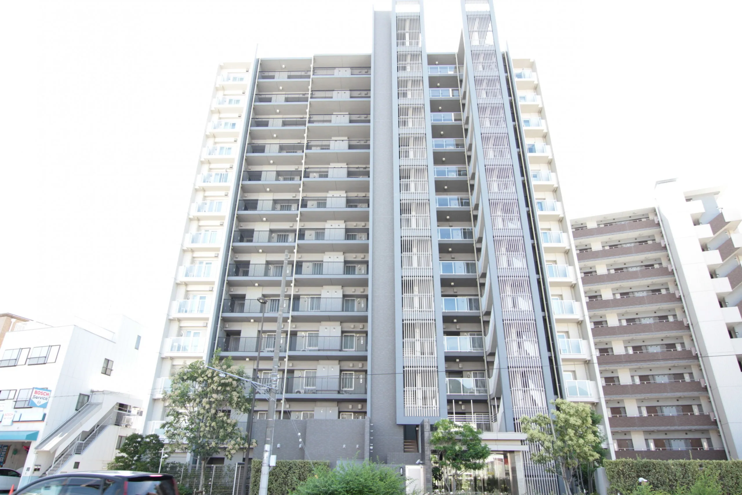 シティハウス神戸大石 13階建てマンションになります。
