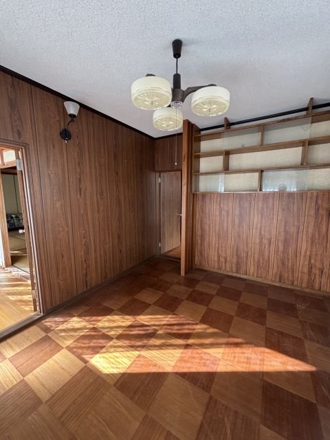 １階洋室です。レトロな雰囲気です。