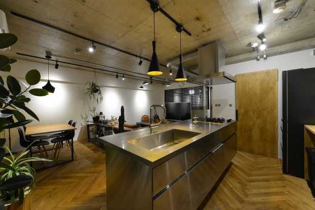 空間でデザイナーの施主と建築家が造り上げた至極のリノベ