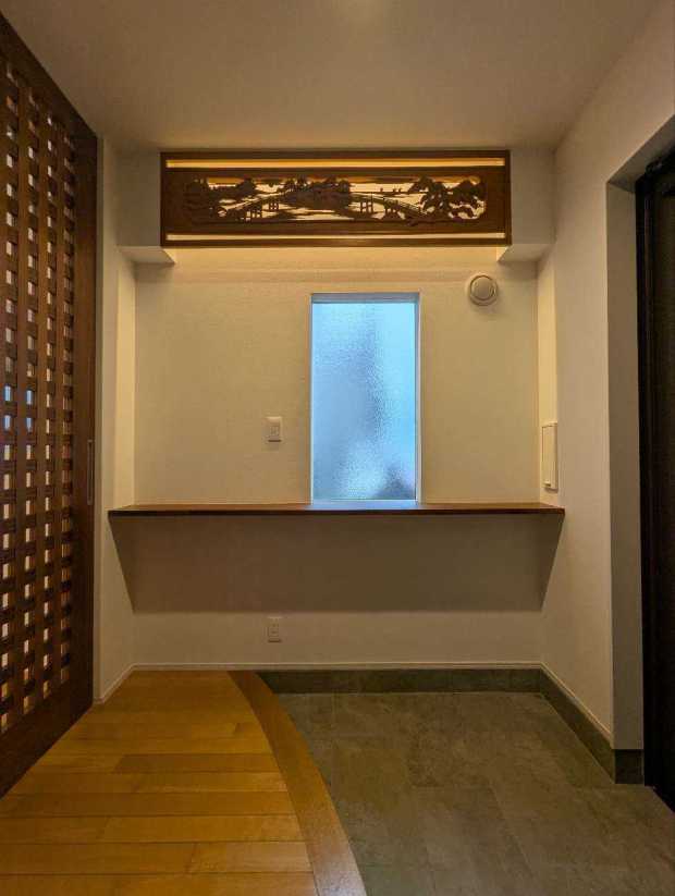 記憶を宿す欄間の光が家族を迎えるお家