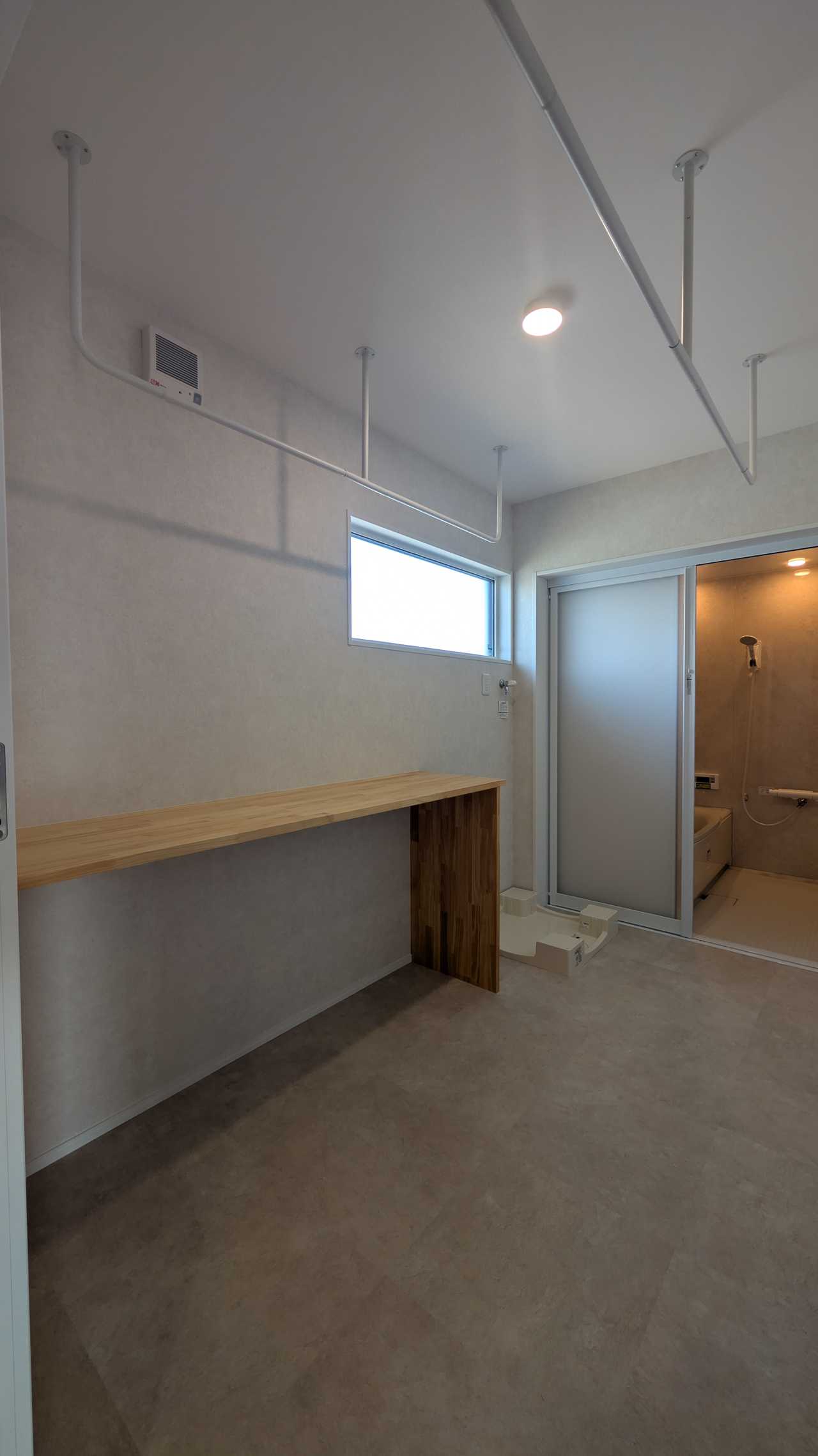 洗面と脱衣室を分けた