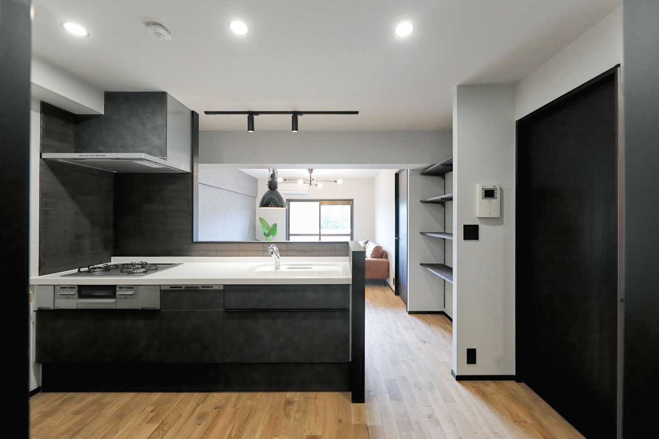 光と風が巡る、理想の日常。暮らしの質をワンランク引き上げる、機能美を追求した住まい。